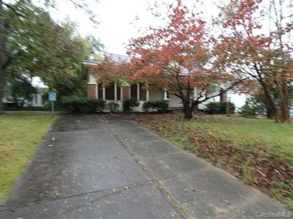208 Hall St, Wadesboro, NC 28170