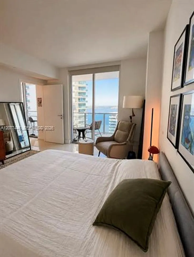 1300 Brickell Bay Dr cu-1807, Miami, FL 33131 — Photo 3