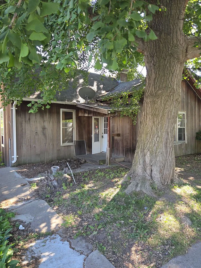 Charming 2-Bedroom Home in Peoria Pet-Friendly & Move-In Ready! 50% Off First Month! — Photo 1