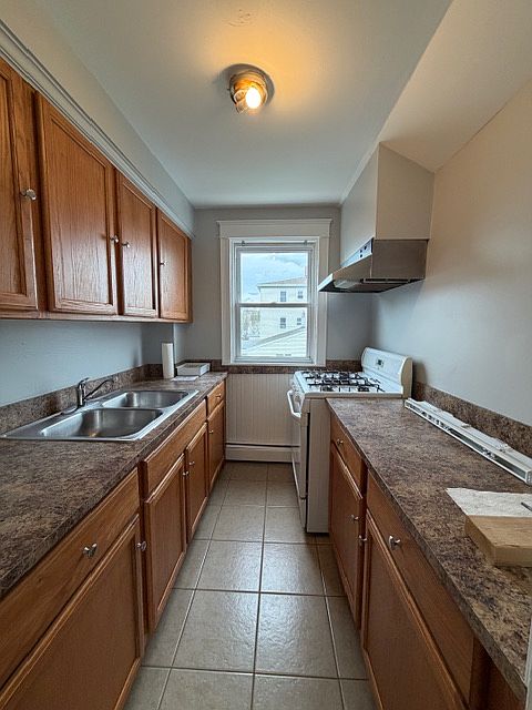 1st image of 154 Pelham St #2