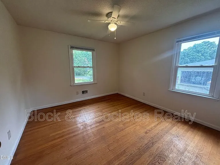 3609 Melrose Dr — Photo 38