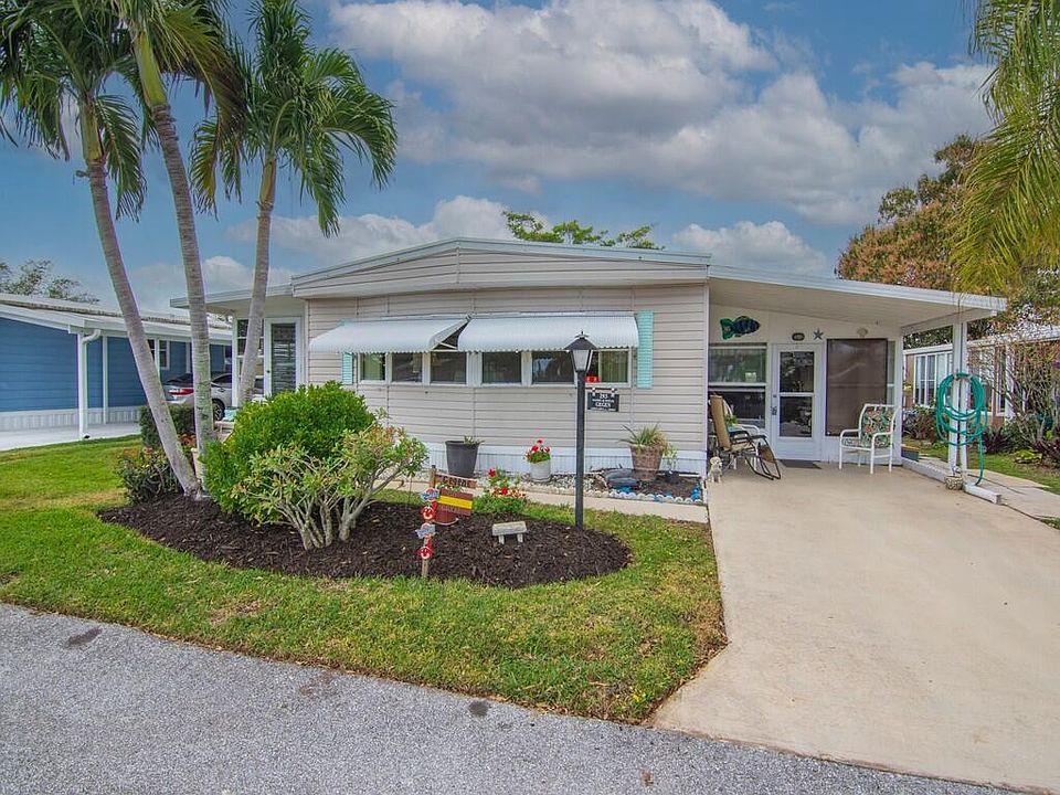 1st image of 293 NE Moonstone Drive