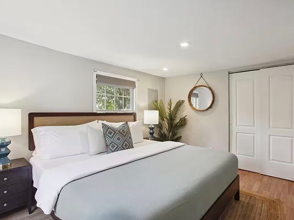 4th image of 2503 Twin Oaks Ln #A