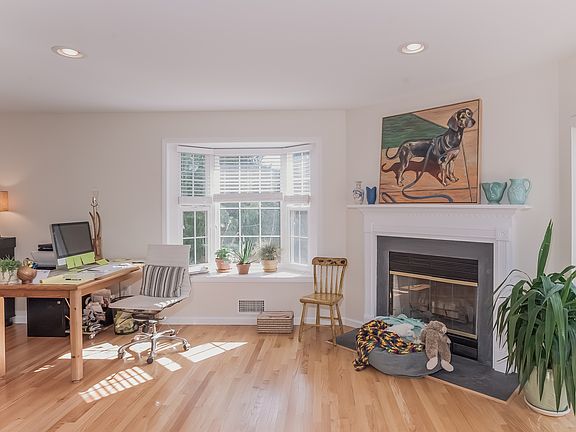 3rd image of 310 Pinebrook Dr #310