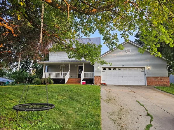 101 Sunset Dr, Anamosa, IA 52205