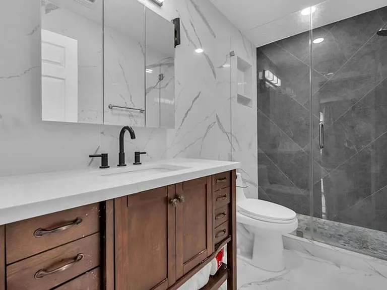 4406 SW 37th Ave — Photo 17