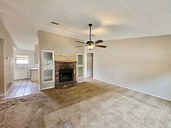 3rd image of 4240 Wellington Dr