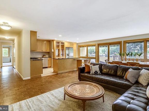 3rd image of 4720 Chevy Chase Dr #1