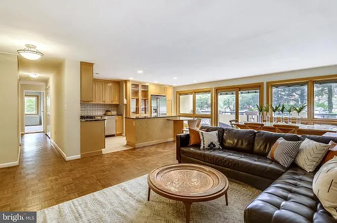 4720 Chevy Chase Dr #1 — Photo 3