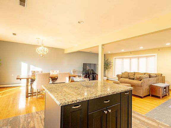 5th image of 1436 Greenview Ct