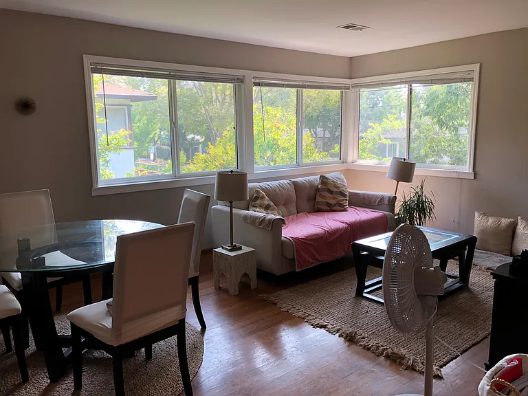 449 Hawthorne Ave — Photo 2