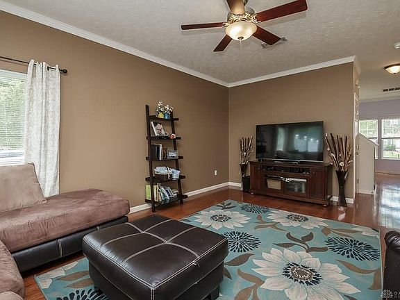 5th image of 1010 Greenob Dr