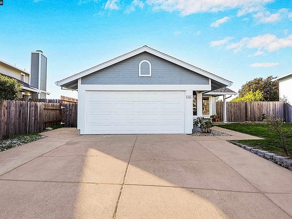 2nd image of 237 Starboard Dr