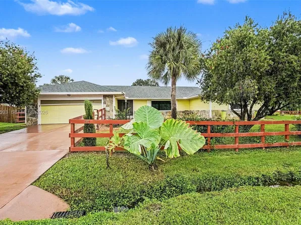 597 Grace St, Sebastian, FL 32958