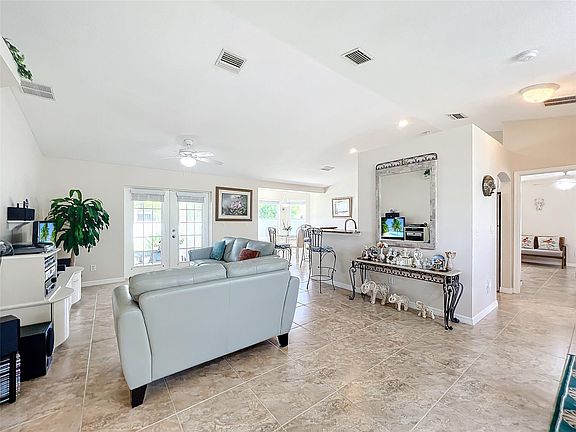 3rd image of 1632 SW Crawford Avenue