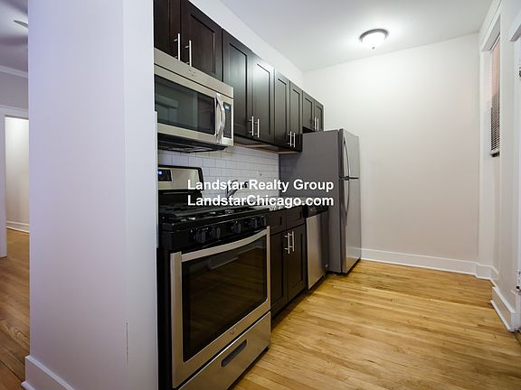 2nd image of 1422 W Devon Ave #3E