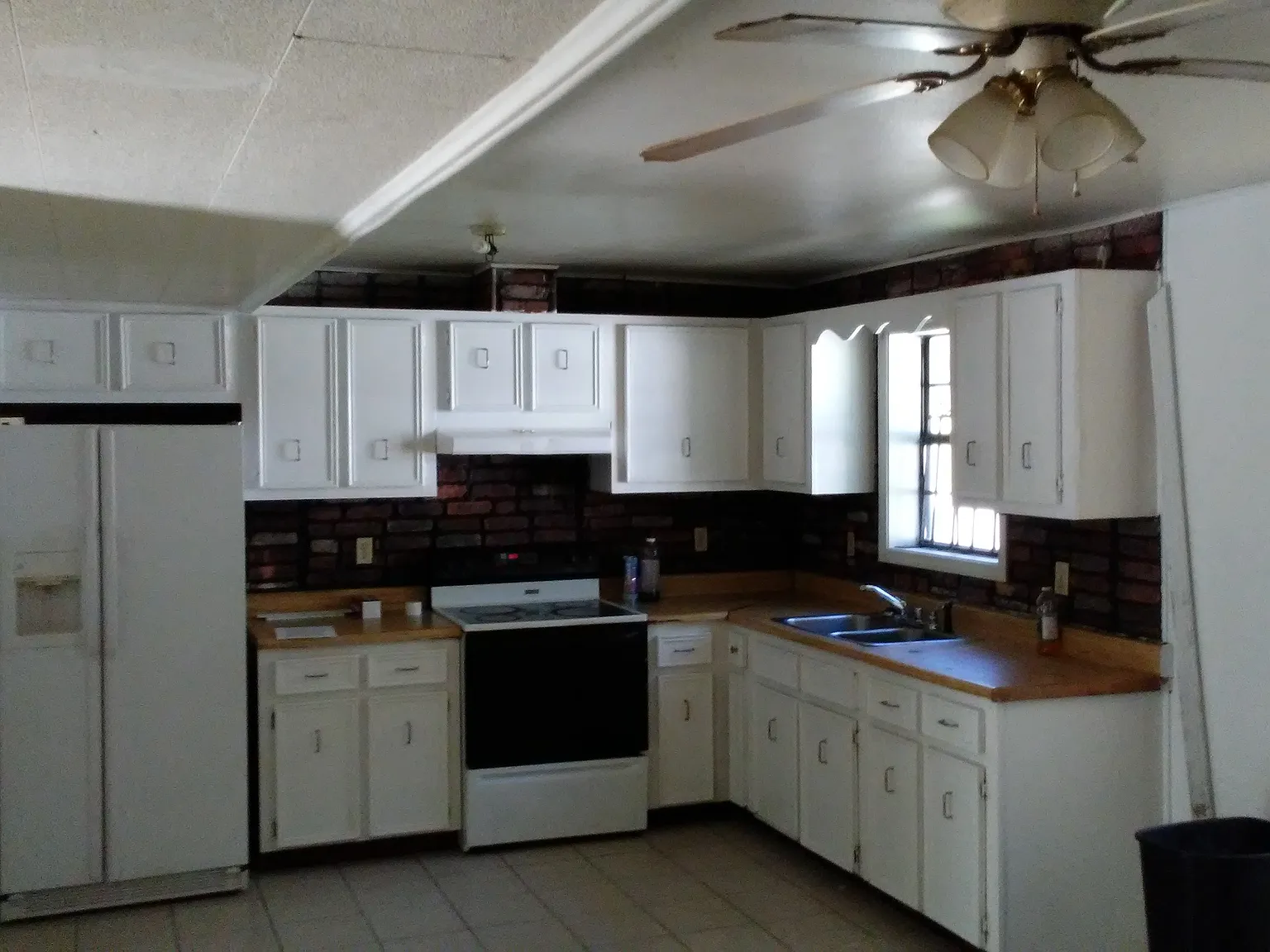 3 bed, 1300 sqft, $950 — Photo 3