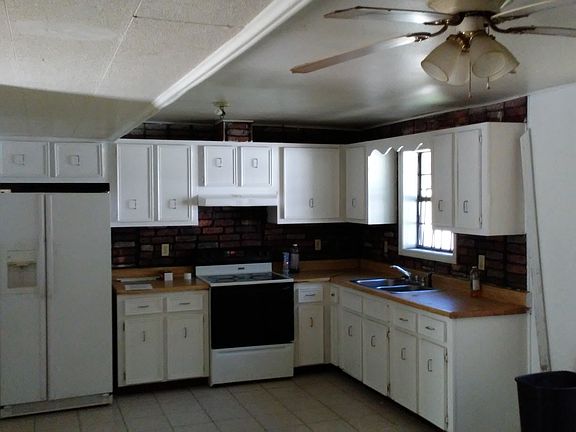3rd image of 1701 Johnson St