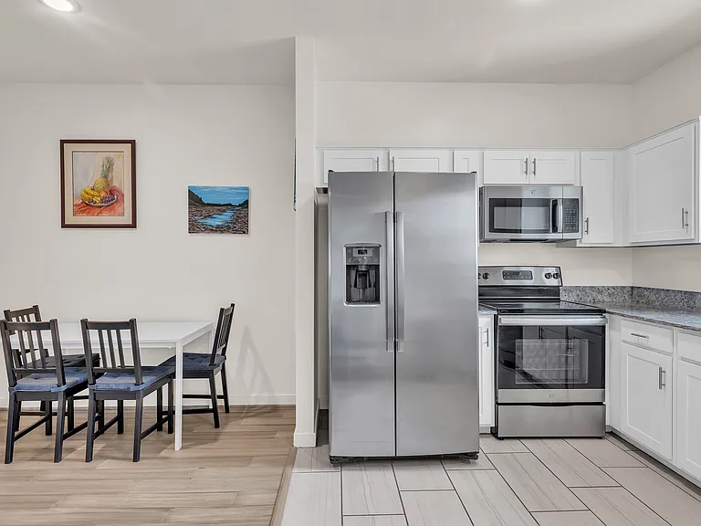 2272 W Harmont Dr — Photo 8