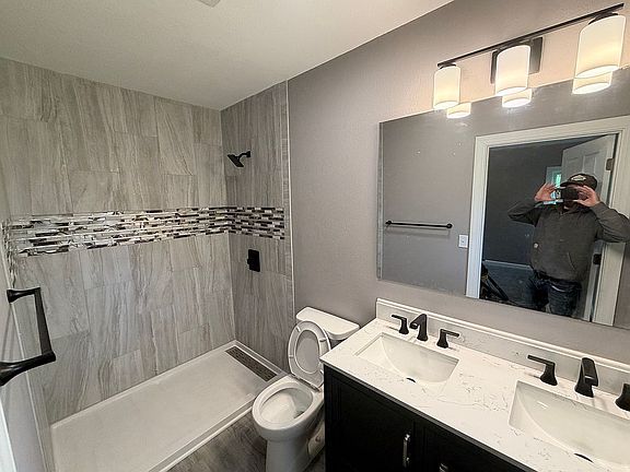 3rd image of 300 Edgewood Ave