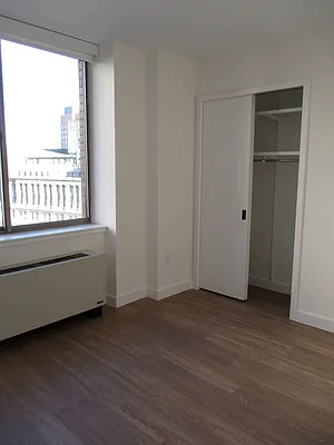 Rented by Greystar | media 5