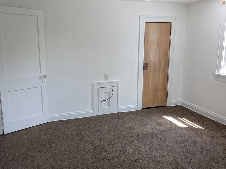 A charming 3-bedroom, 1-bathroom in Maple Heights — Photo 3