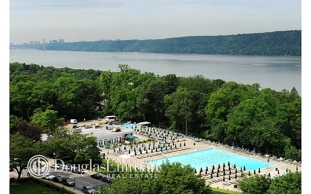 Sold by Douglas Elliman | media 24