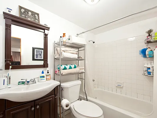 Rented by R New York | media 10