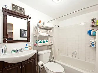 Rented by R New York