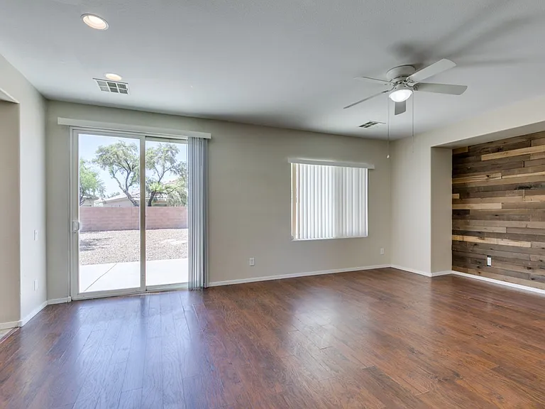 2925 Dowitcher Ave — Photo 4
