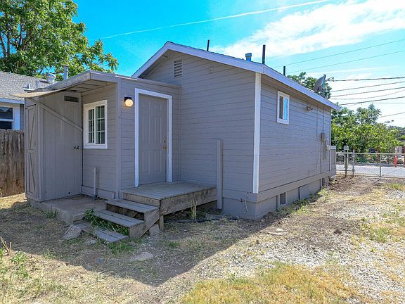3rd image of 1756 Chronicle Ave