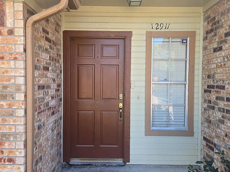12911 Careywood Dr — Photo 2