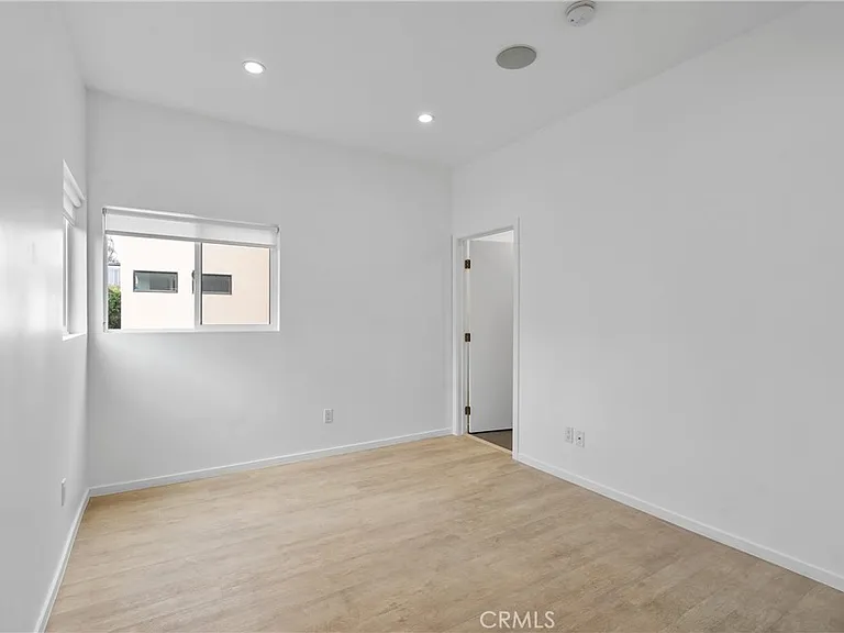 6009 1/2 Barton Ave #6009 — Photo 17