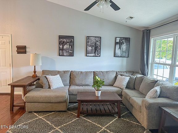 4th image of 1139 Long Meadow Dr