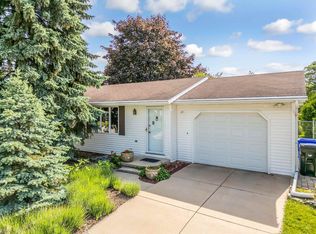2424 S Horizon Dr, Appleton, WI 54915