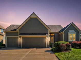 19312 W 98th Ter, Lenexa, KS 66220