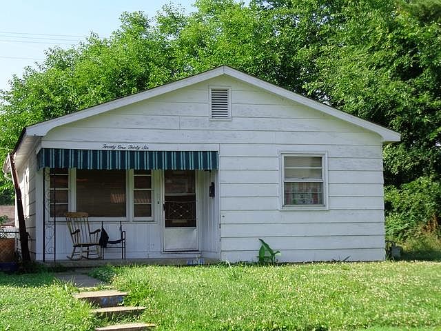1st image of 2136 8th St