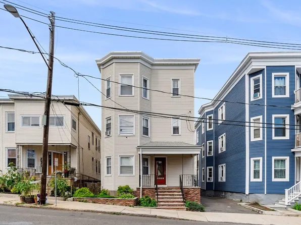 118 Bellingham St, Chelsea, MA 02150