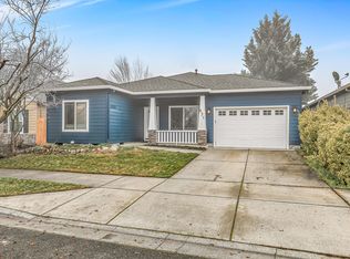 831 Isherwood Dr, Central Pt, OR 97502
