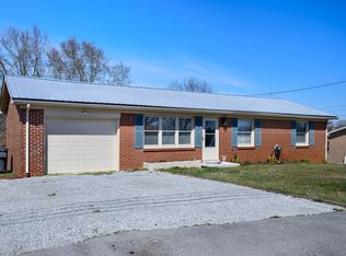 218 Cherry Ln, McMinnville, TN 37110