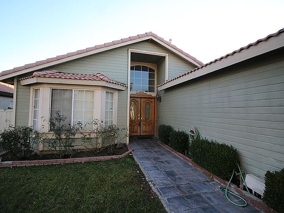 3rd image of 14413 Hillsborough Dr