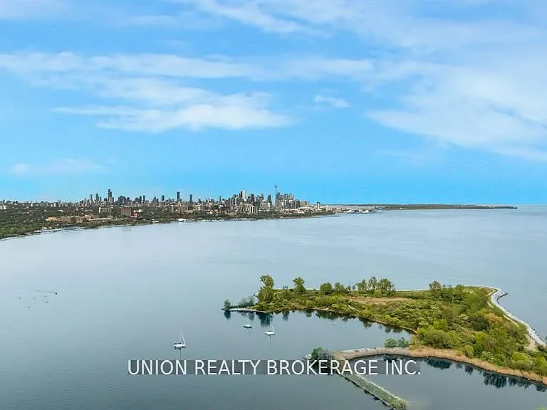 20 Shore Breeze Dr #3907 — Photo 1