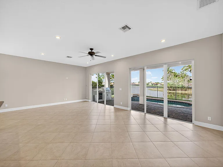 12054 Aviles Circle Palm — Photo 7