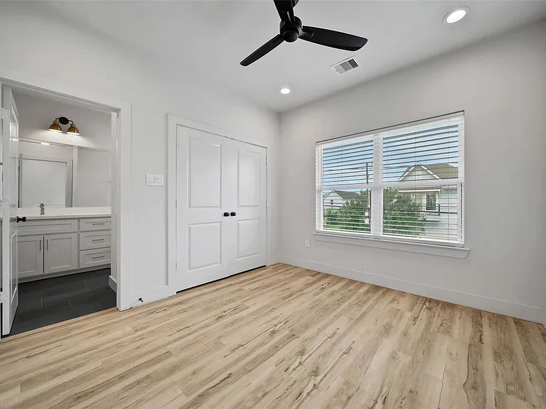 3322 Delhi St — Photo 15