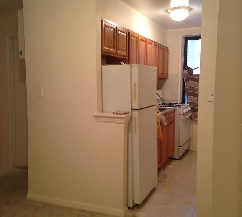 2nd image of 80 Bennett Ave APT 1L