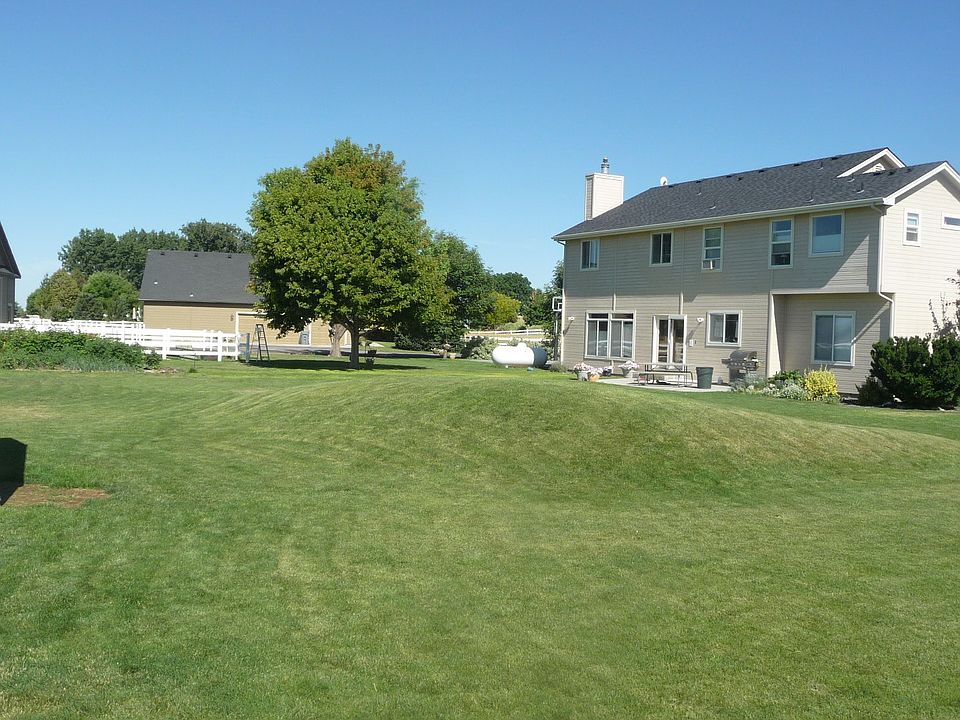 2nd image of 2655 E Meadow View Rd