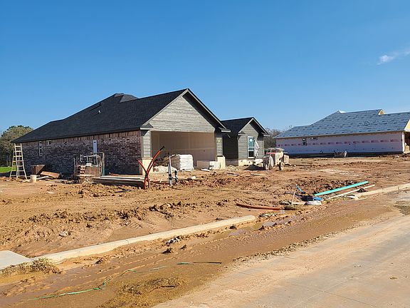 2nd image of 1802 Stephanie Dr