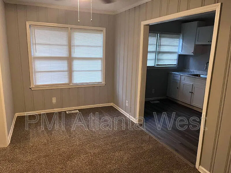 2 bed, 1.0 bath, $1,295 — Photo 2