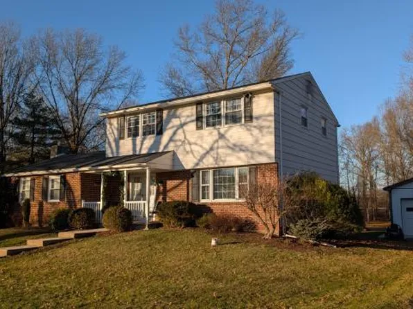 665 Swamp Picnic Rd, Gilbertsville, PA 19525