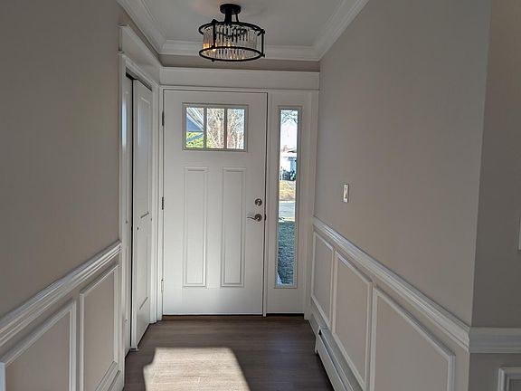 3rd image of 276 Bonaire Drive